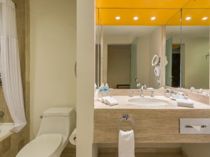 Отель Camino Real Aeropuerto Mexico