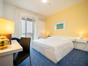 Отель Ariston Molino Buja