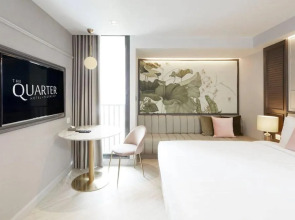 The Quarter Ploenchit by UHG