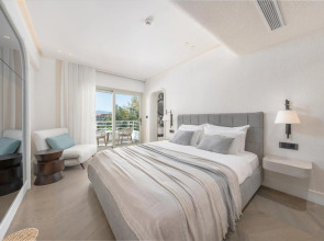 Yacht Classic Hotel - Boutique Class