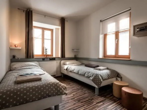 Cube Central Rooms for 2 - Hostel