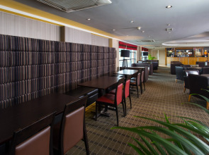 Holiday Inn Express London Luton Airport by IHG