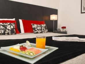 Broadway Hotel & Suites