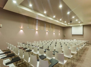 Palmon Bay Hotel & Spa