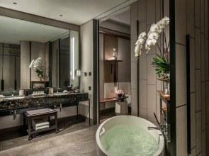 Отель Four Seasons Bangkok at Chao Phraya River