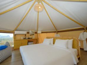 Beyond Skywalk Nangshi