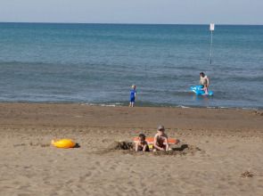 Canado Club Family Village