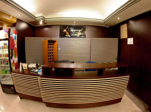 Hotel Tropical Daisy