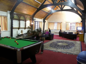 Kinlay House Hostel