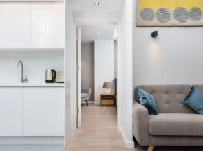 Venetian House Market Square Aparthotel