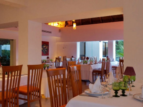 The Reef Playacar Beach Resort & Spa