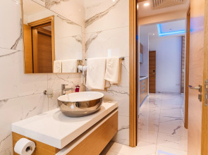 Vrachia Beach Hotel & Suites - Adults only