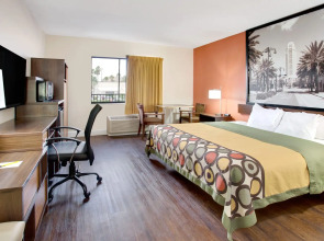 Super 8 by Wyndham Orlando International Drive