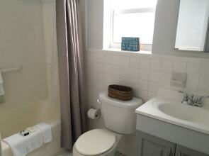 4145 By The Sea Inn & Suites