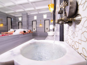 Port River Hotel & Spa