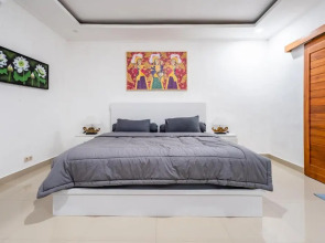 Pini Sentana Village