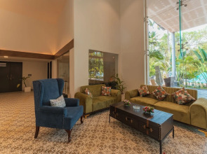 Foxoso La Beach Resort & Spa