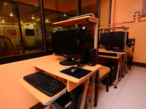 Big Apple Hotel & Bar