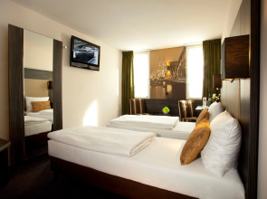 Ayun by Centro Deluxe