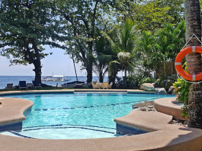 Mike's Dauin Beach Resort