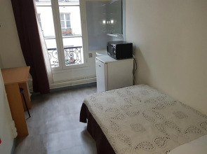 Отель Au Royal Mad