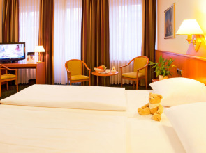 Star-Apart Hansa Hotel