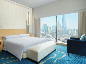 Отель Renaissance Shanghai Yu Garden