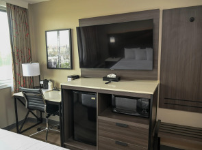 Ramada by Wyndham North Bergen