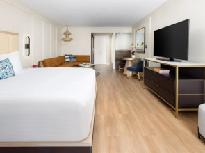 The Anza - A Calabasas Hotel