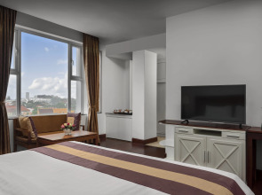 Phnom Penh Katari Hotel