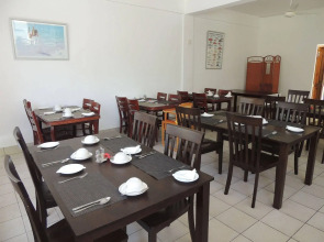 Reef Holiday Apartments