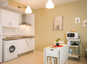 Holidays2Malaga Juan de Mena Apartments