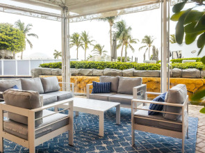 Trump International Beach Resort