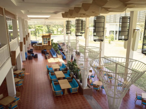 Sandy Beach Non Nuoc Resort