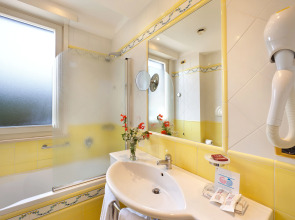 Отель Continental