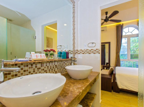 Vaia Hoi An Boutique Hotel