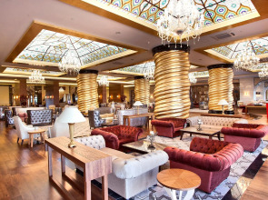 Royal Holiday Palace