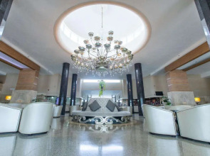 Sherry Frontenac Oceanfront Hotel