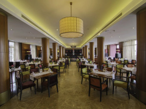 Celik Palace Hotel Convention Center & Thermal SPA