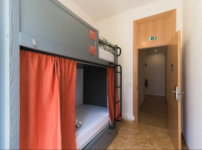 Хостел WOT Patio Social