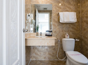 Asian Ruby Center Point Hotel