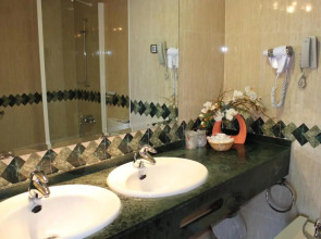 Hotel La Familia Gallo Rojo