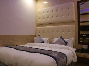 Check In Room Chuna Mandi