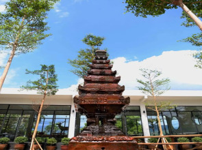 Lovinalife Room & Cafe