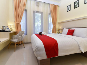 RedDoorz near Udayana University Jimbaran 2