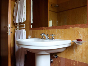 Отель San Guido Porta Volta