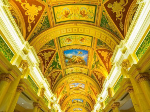 Guangzhou Phoenix City Hotel