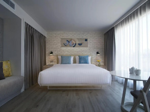 Shama Yen-Akat Bangkok