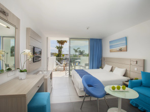 Limanaki Beach Hotel