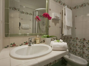 Hotel Diana Roof Garden